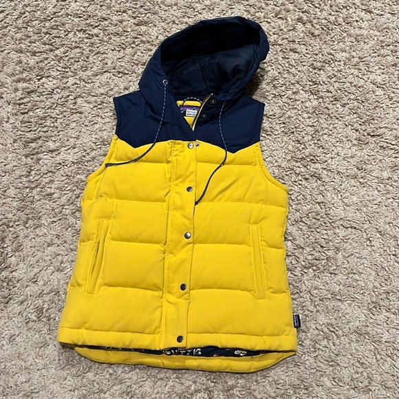 Patagonia Bivy Hooded Puffer Vest Style 27746 Sulpher Yellow Navy Blue - Picture 2 of 7